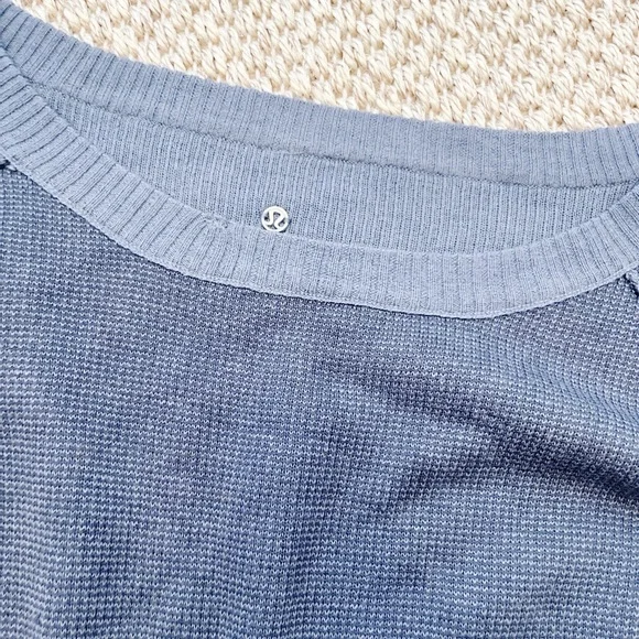 Lululemon Athletica Blue Gray reversible Waffle Boat Neck long Sweater womens 6 - Picture 3 of 5